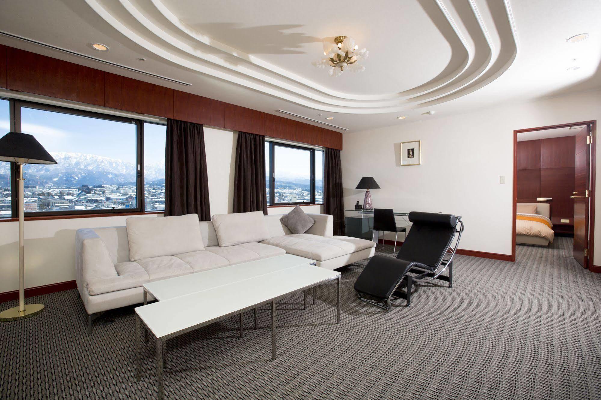 Hotel Granmirage Uozu ภายนอก รูปภาพ